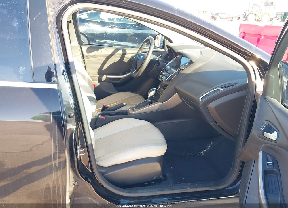 2016 FORD FOCUS TITANIUM VIN: 1FADP3N2XGL219216