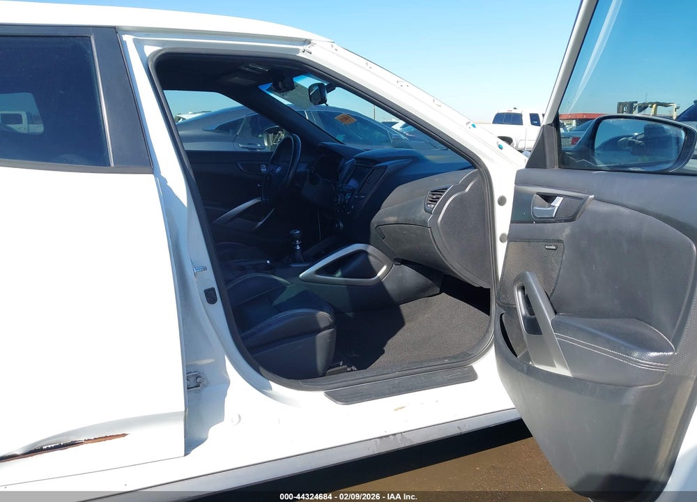 2016 HYUNDAI VELOSTER TURBO VIN: KMHTC6AE6GU267921