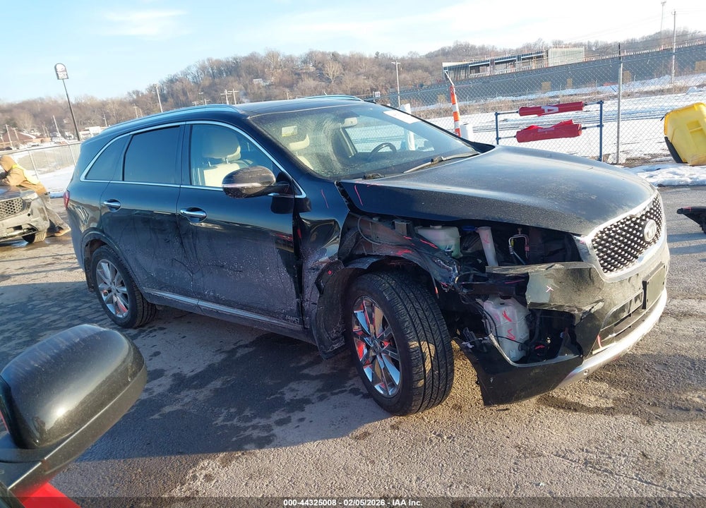 2016 KIA SORENTO 3.3L SXL VIN: 5XYPKDA57GG014069