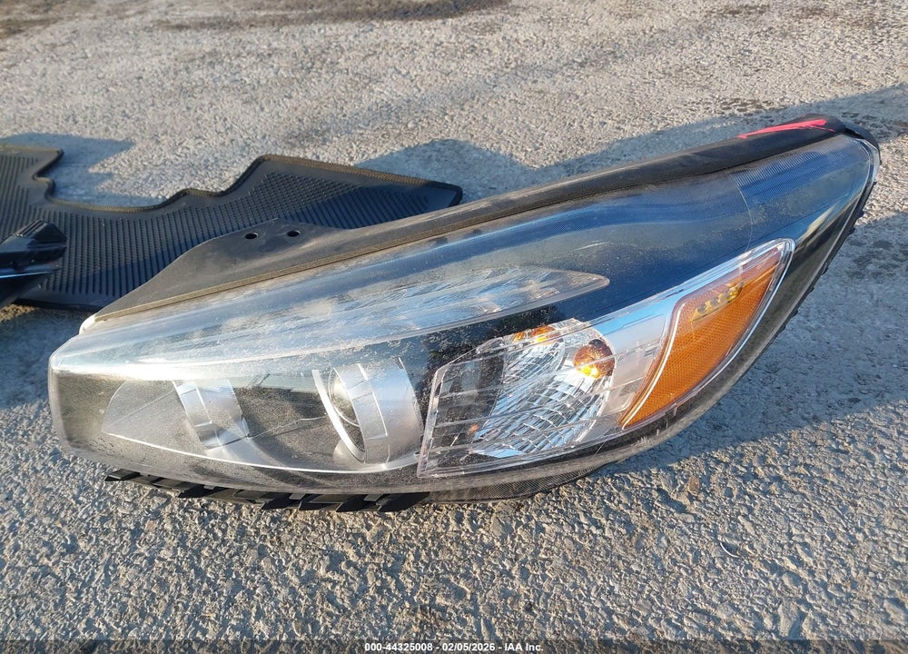 2016 KIA SORENTO 3.3L SXL VIN: 5XYPKDA57GG014069