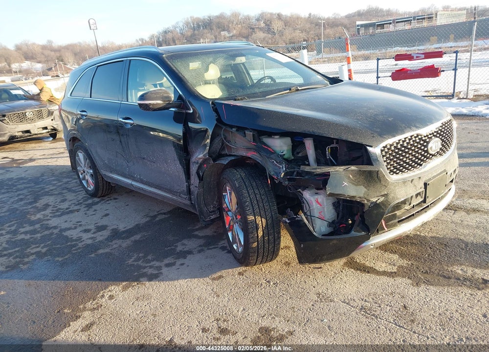 2016 KIA SORENTO 3.3L SXL VIN: 5XYPKDA57GG014069