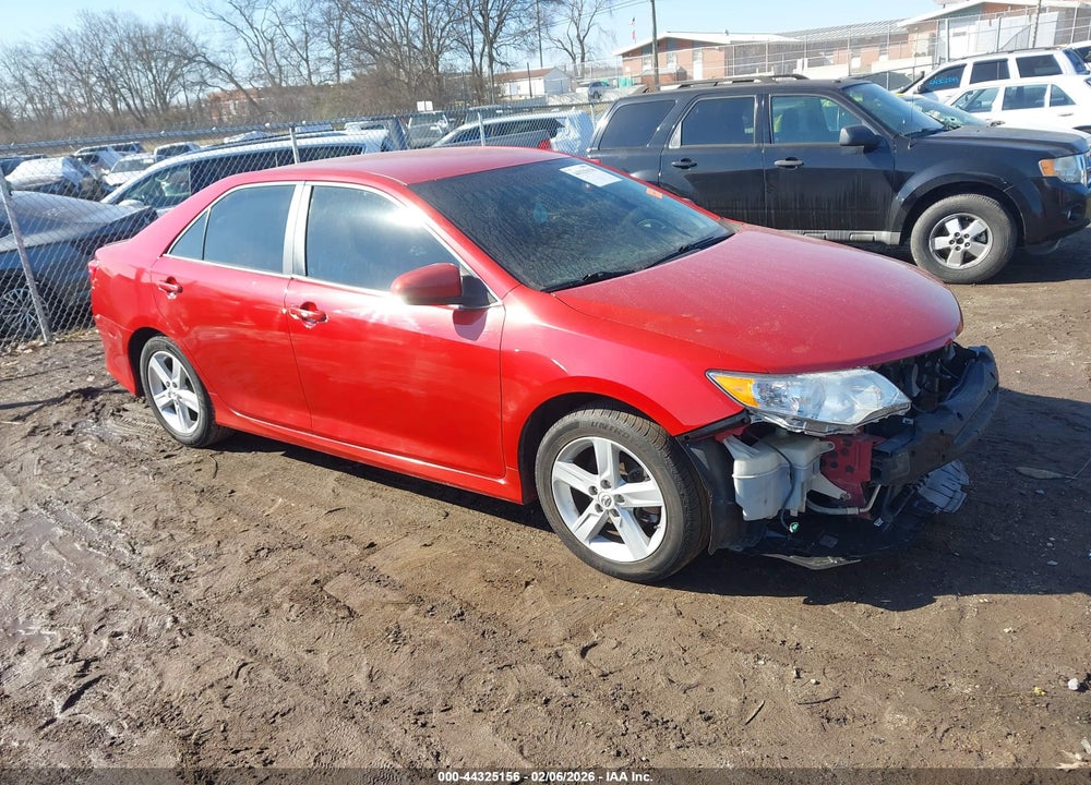 2013 TOYOTA CAMRY SE VIN: 4T1BF1FK1DU642761