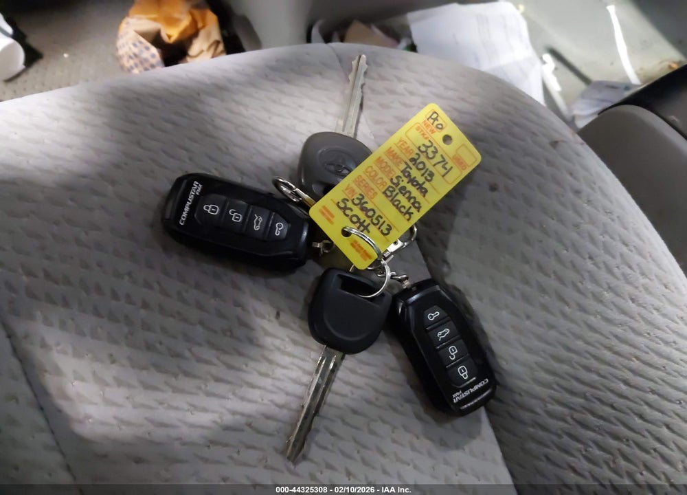 2013 TOYOTA SIENNA LE V6 8 PASSENGER VIN: 5TDKK3DC2DS360513