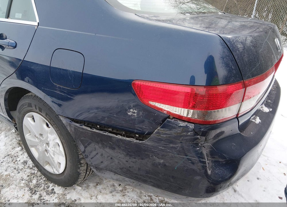 2004 HONDA ACCORD 2.4 LX VIN: 1HGCM56304A070695