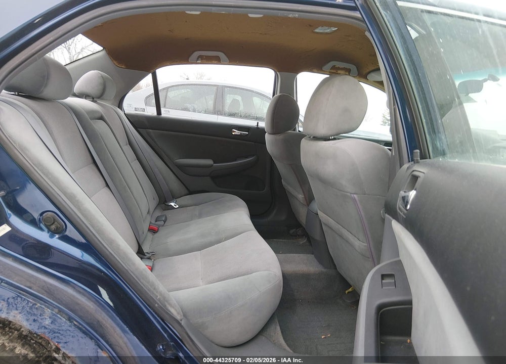 2004 HONDA ACCORD 2.4 LX VIN: 1HGCM56304A070695