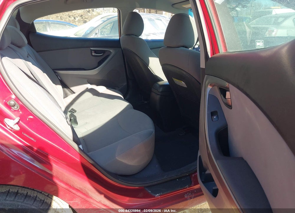 2015 HYUNDAI ELANTRA SE VIN: 5NPDH4AE7FH605687