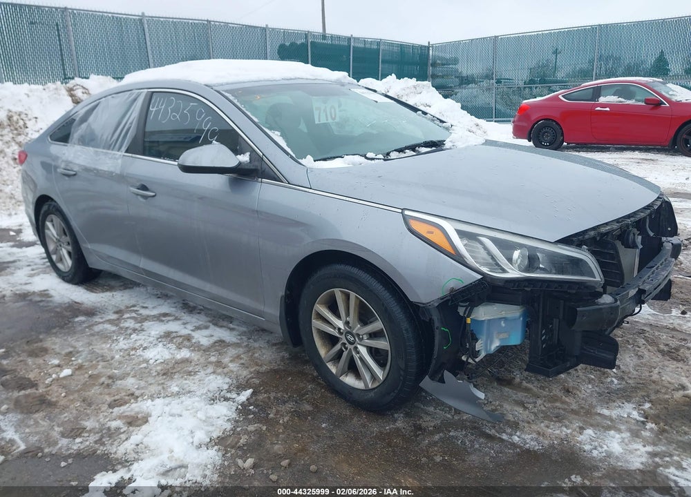 2015 HYUNDAI SONATA SE VIN: 5NPE24AF2FH164145