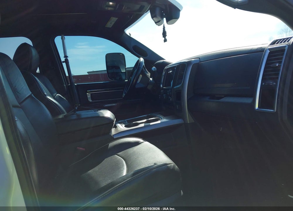 2018 RAM 3500 LIMITED  4X4 6'4 BOX VIN: 3C63R3FL0JG141936