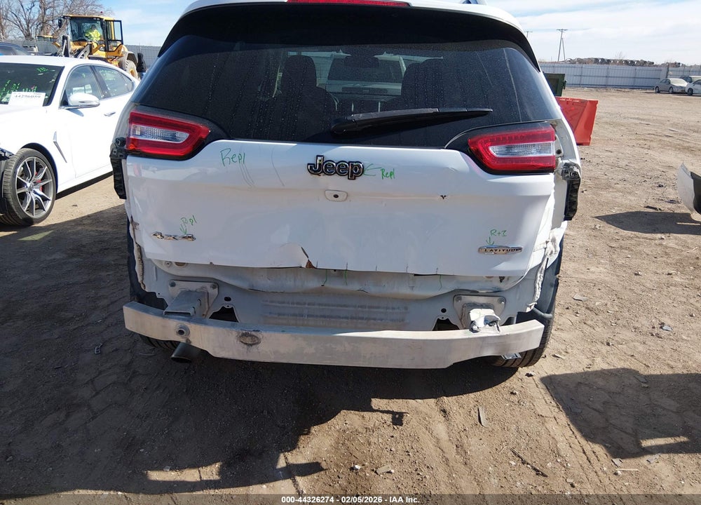2017 JEEP CHEROKEE LATITUDE 4X4 VIN: 1C4PJMCB1HW605413