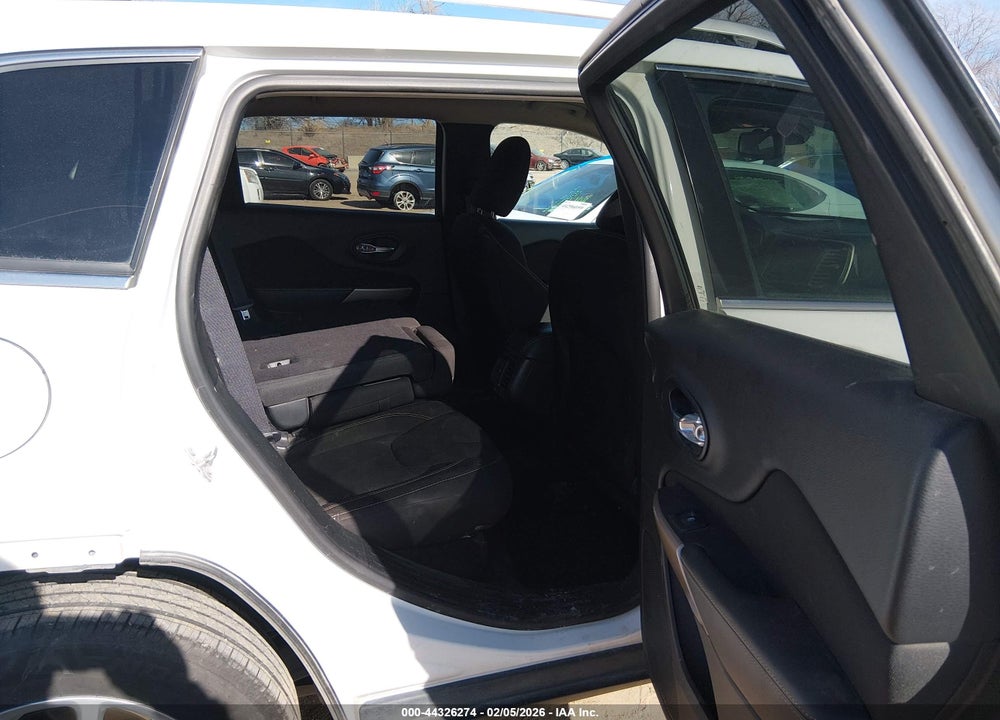 2017 JEEP CHEROKEE LATITUDE 4X4 VIN: 1C4PJMCB1HW605413