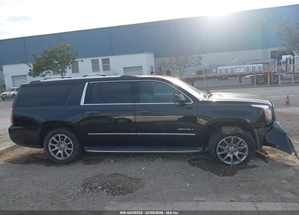 2018 GMC YUKON XL DENALI VIN: 1GKS2HKJ2JR303113