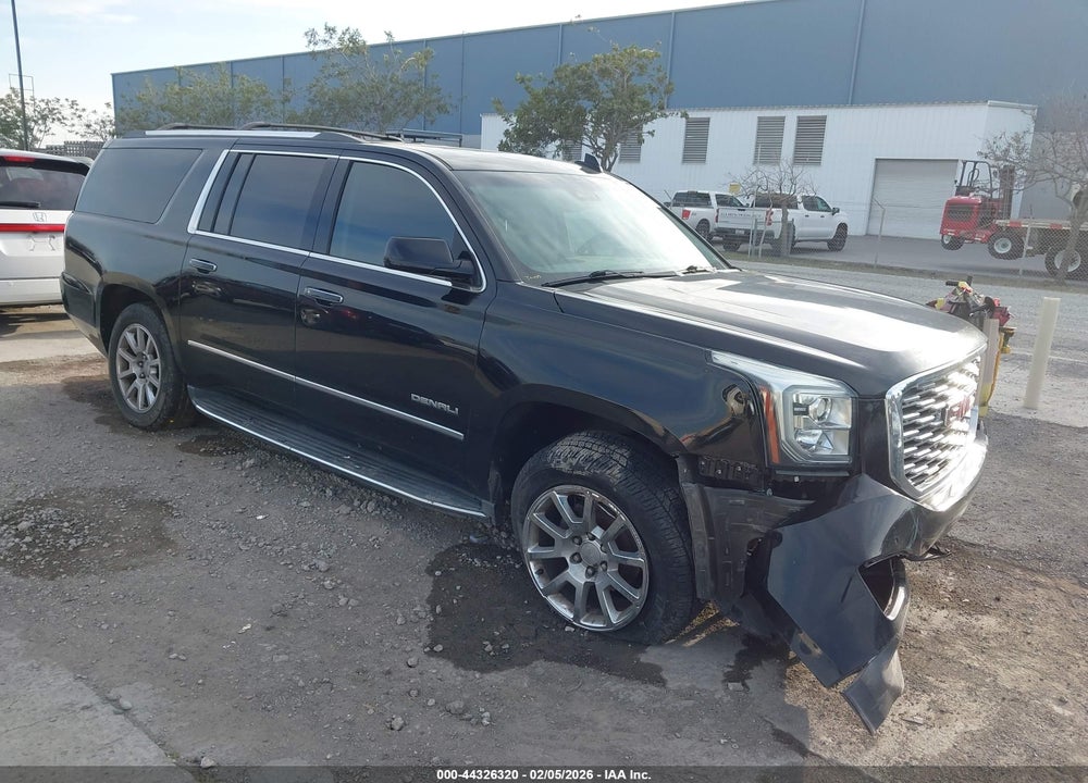 2018 GMC YUKON XL DENALI VIN: 1GKS2HKJ2JR303113