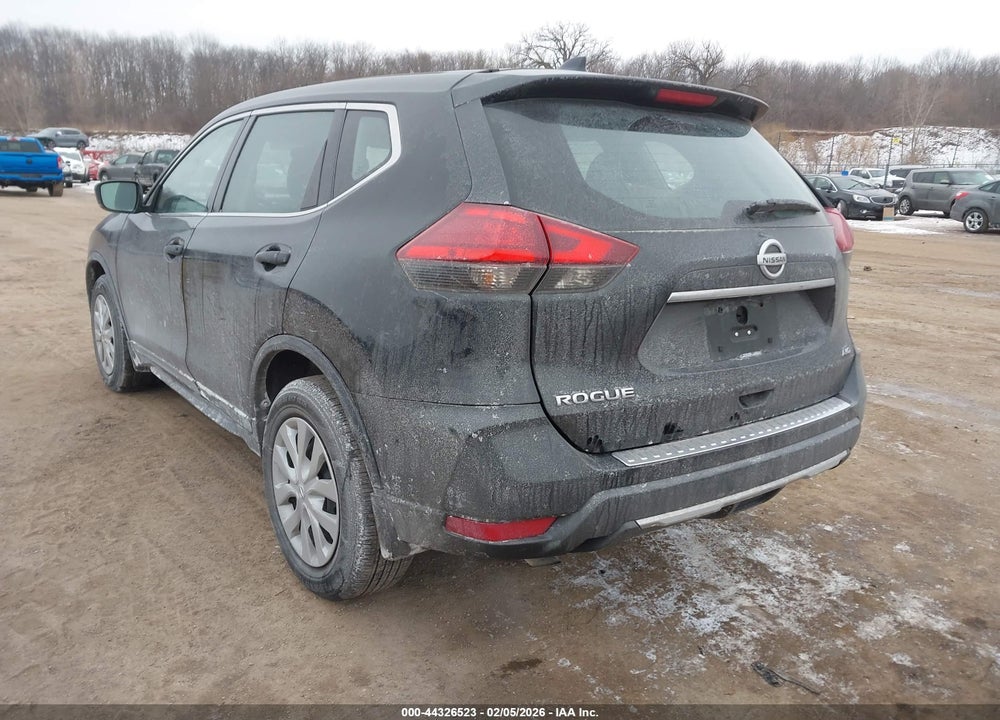 2017 NISSAN ROGUE S VIN: 5N1AT2MV5HC807584