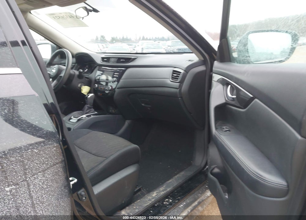 2017 NISSAN ROGUE S VIN: 5N1AT2MV5HC807584