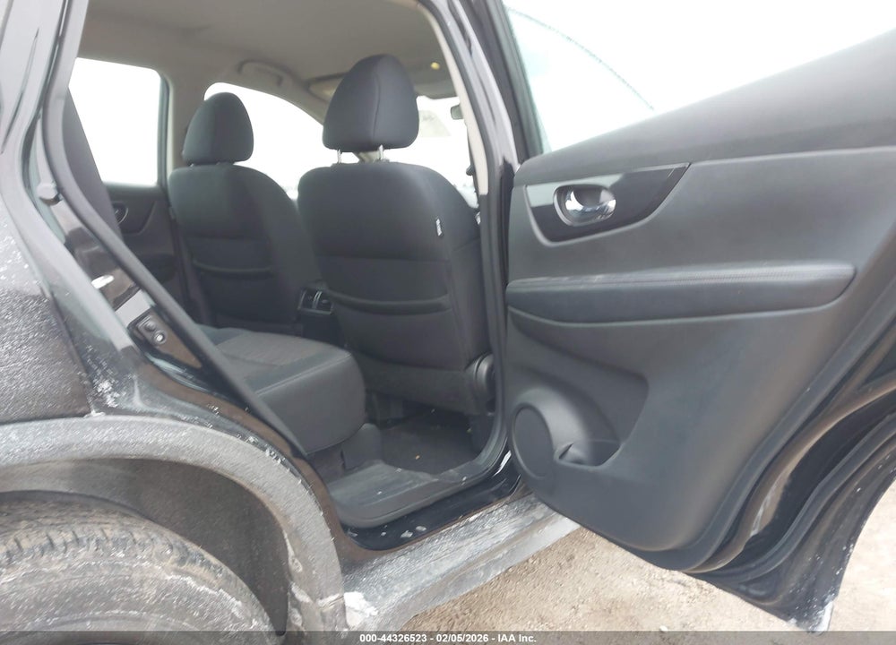 2017 NISSAN ROGUE S VIN: 5N1AT2MV5HC807584