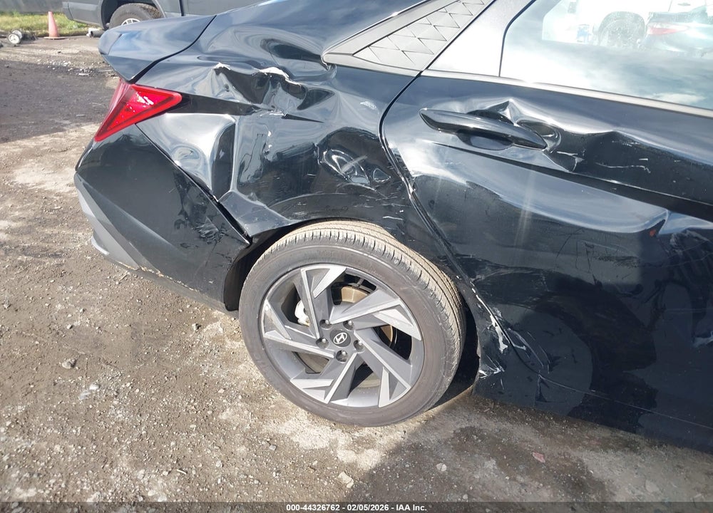 2025 HYUNDAI ELANTRA SEL SPORT VIN: KMHLM4DG6SU046911