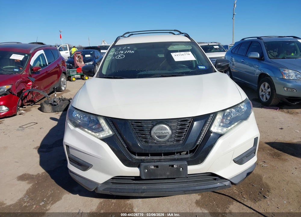 2018 NISSAN ROGUE SV VIN: 5N1AT2MT0JC725007