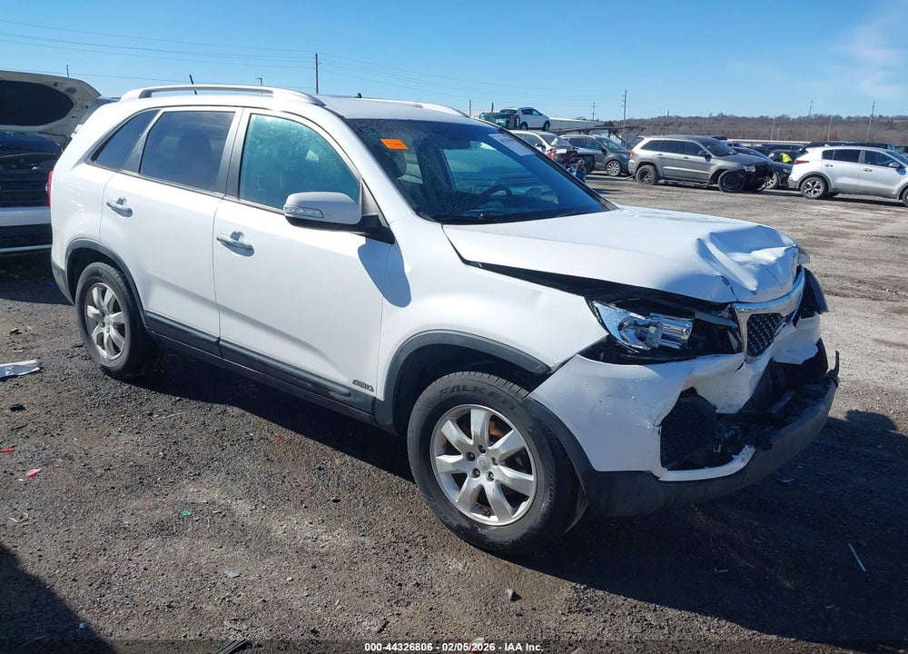 2011 KIA SORENTO LX V6 VIN: 5XYKTDA20BG124418