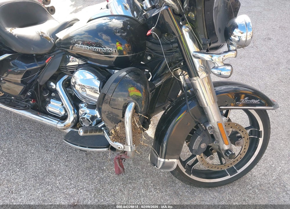 2015 HARLEY-DAVIDSON FLHTKL ULTRA LIMITED LOW VIN: 1HD1KKL14FB682665