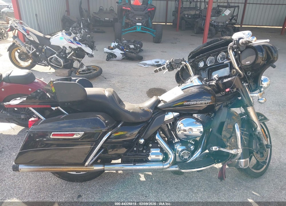 2015 HARLEY-DAVIDSON FLHTKL ULTRA LIMITED LOW VIN: 1HD1KKL14FB682665