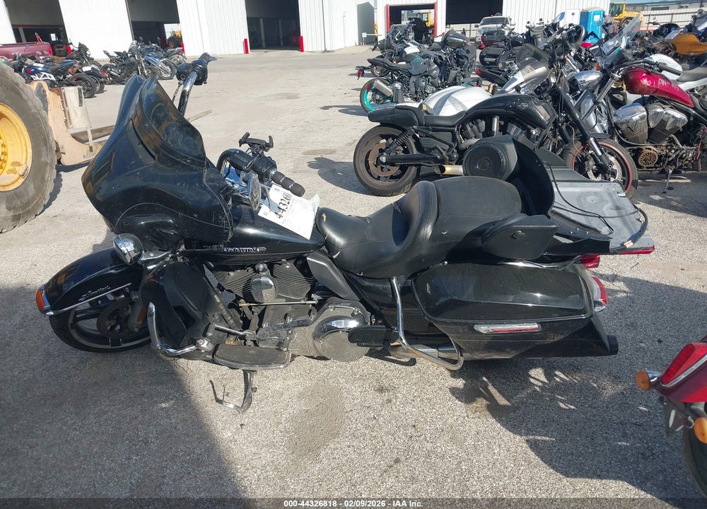2015 HARLEY-DAVIDSON FLHTKL ULTRA LIMITED LOW VIN: 1HD1KKL14FB682665