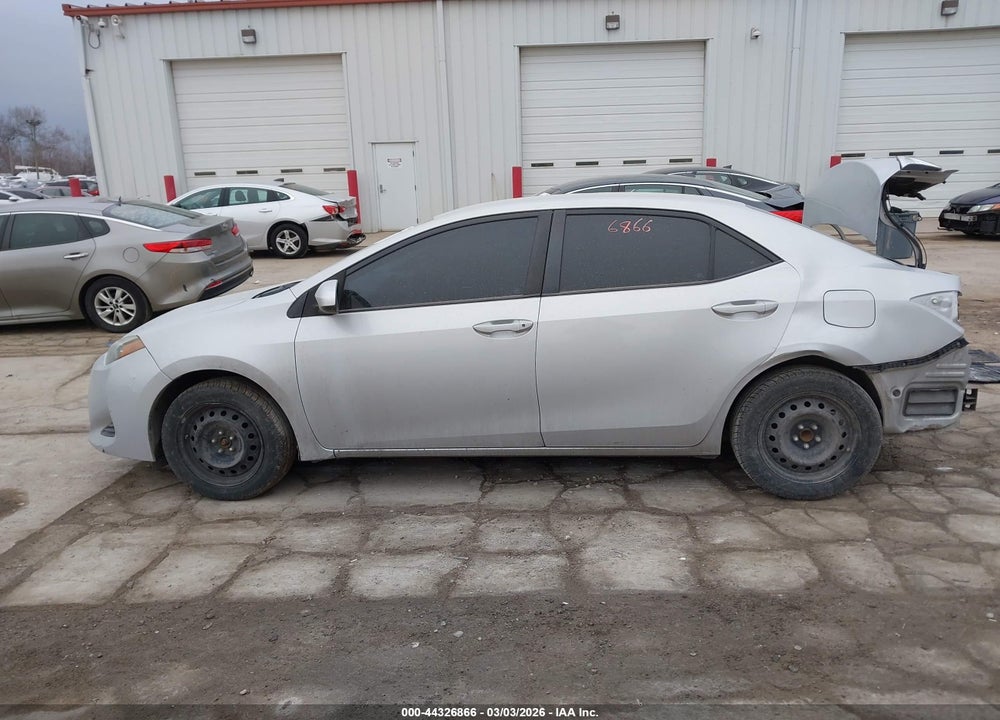 2018 TOYOTA COROLLA LE VIN: 2T1BURHE4JC057813