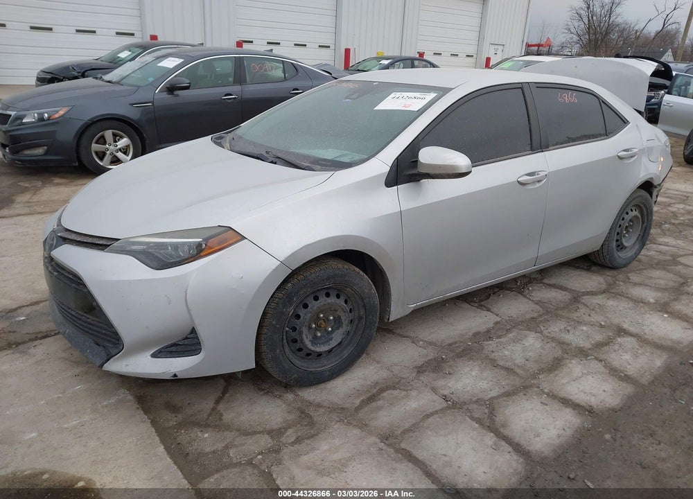 2018 TOYOTA COROLLA LE VIN: 2T1BURHE4JC057813