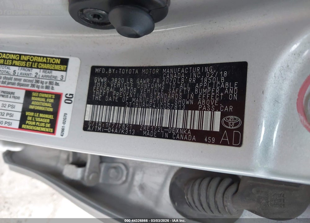 2018 TOYOTA COROLLA LE VIN: 2T1BURHE4JC057813