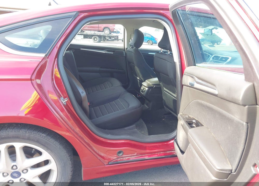2015 FORD FUSION SE VIN: 3FA6P0H74FR306625
