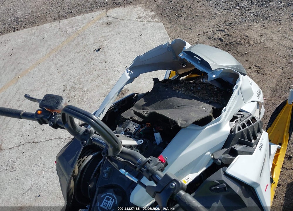 2023 SKI-DOO SUMMIT 850 VIN: YH2SCHPC0PR000454