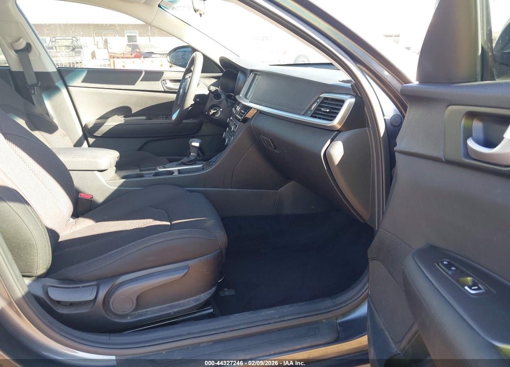 2020 KIA OPTIMA LX VIN: 5XXGT4L39LG426159