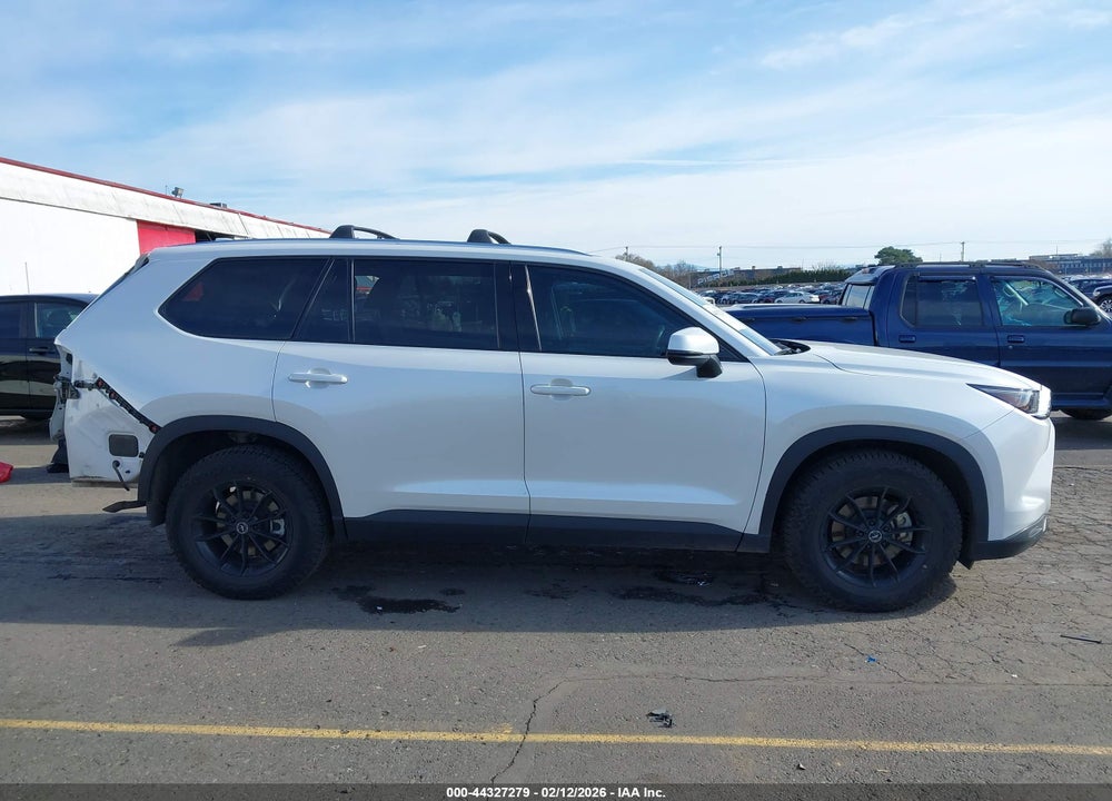 2024 TOYOTA GRAND HIGHLANDER HYBRID XLE VIN: 5TDACAB57RS009055