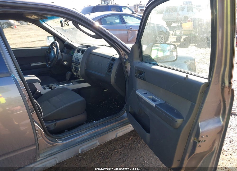 2010 FORD ESCAPE XLT VIN: 1FMCU9D71AKC52032
