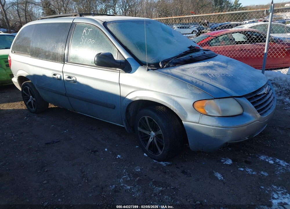 2005 CHRYSLER TOWN & COUNTRY VIN: 1C4GP45R05B441521