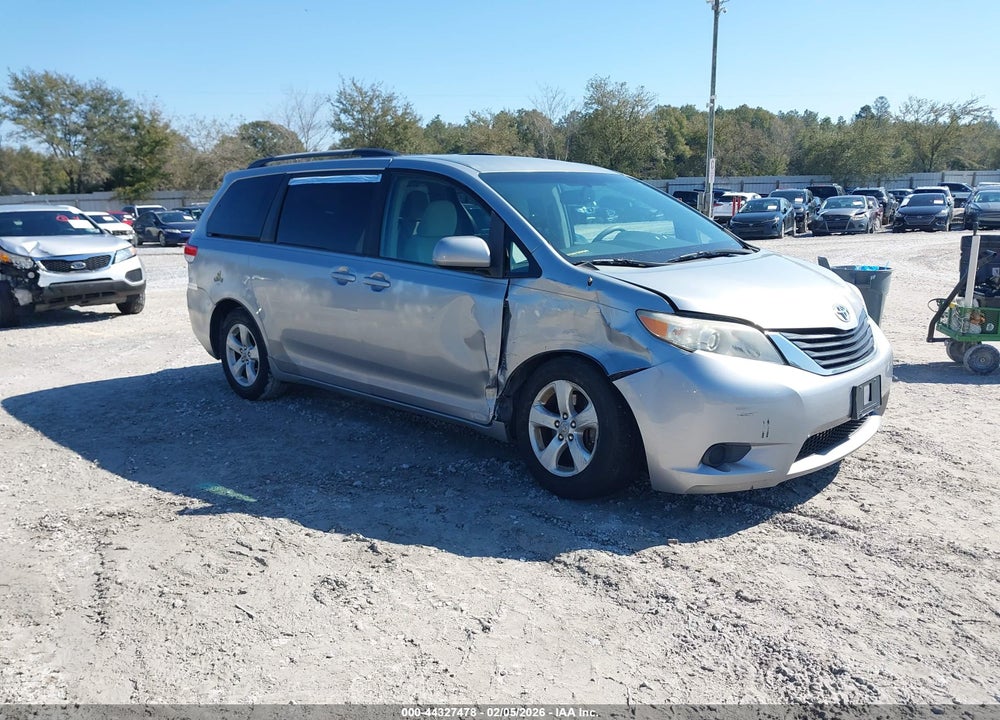 2011 TOYOTA SIENNA LE V6 VIN: 5TDKK3DC9BS105614