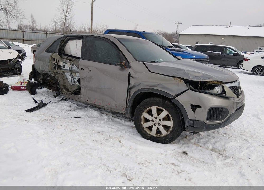2011 KIA SORENTO LX VIN: 5XYKTCA12BG054986