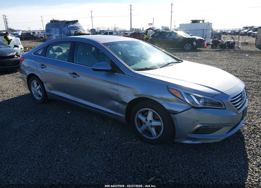 2015 HYUNDAI SONATA SE VIN: 5NPE24AF9FH027462