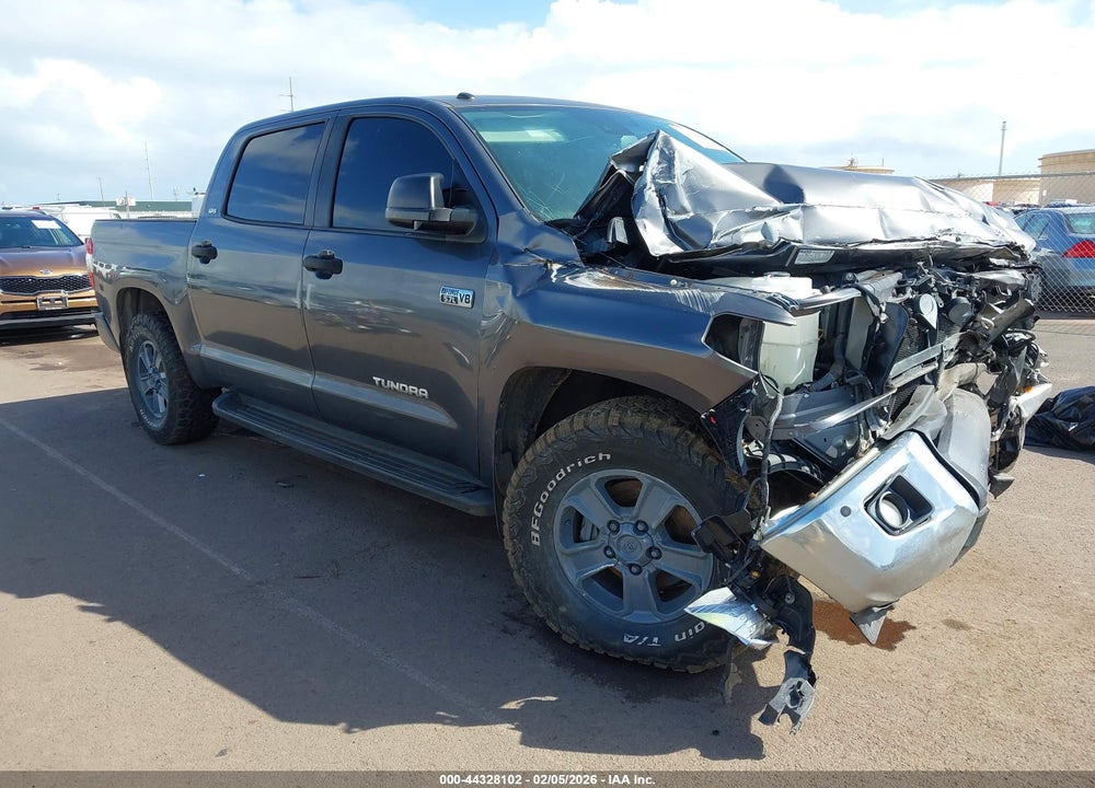2018 TOYOTA TUNDRA SR5 5.7L V8 VIN: 5TFEY5F12JX234919