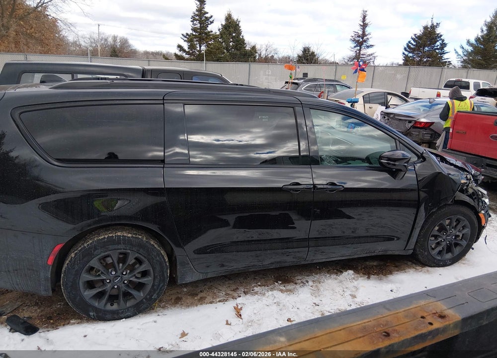 2021 CHRYSLER PACIFICA TOURING AWD VIN: 2C4RC3FG9MR537417