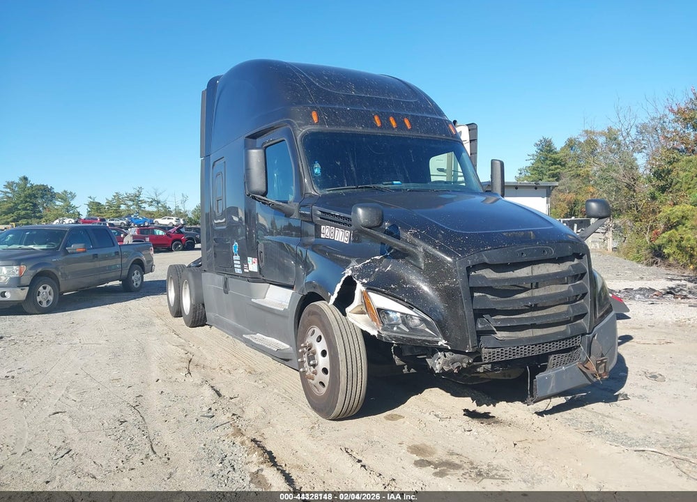 2018 FREIGHTLINER NEW CASCADIA 126 VIN: 3AKJHHDV7JSJM9245