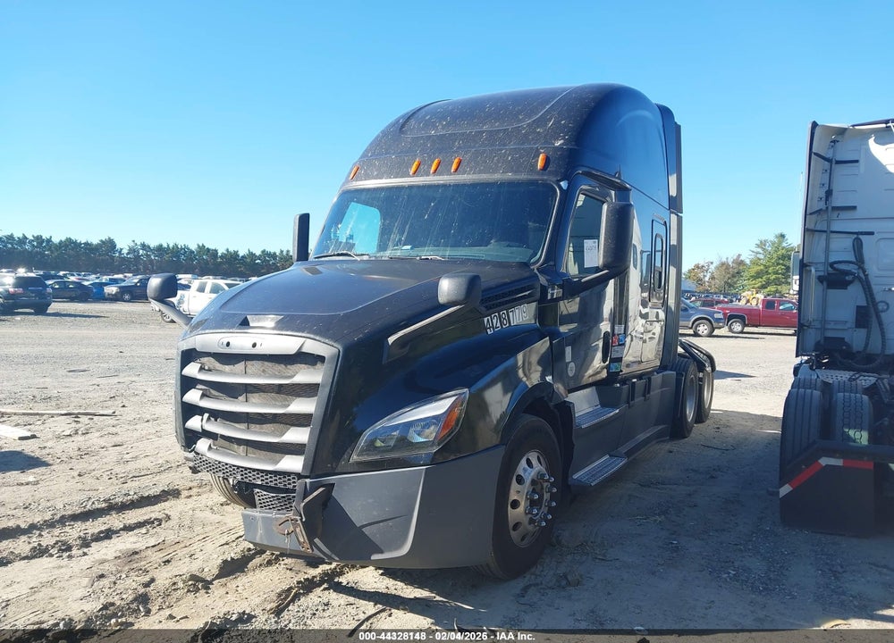 2018 FREIGHTLINER NEW CASCADIA 126 VIN: 3AKJHHDV7JSJM9245