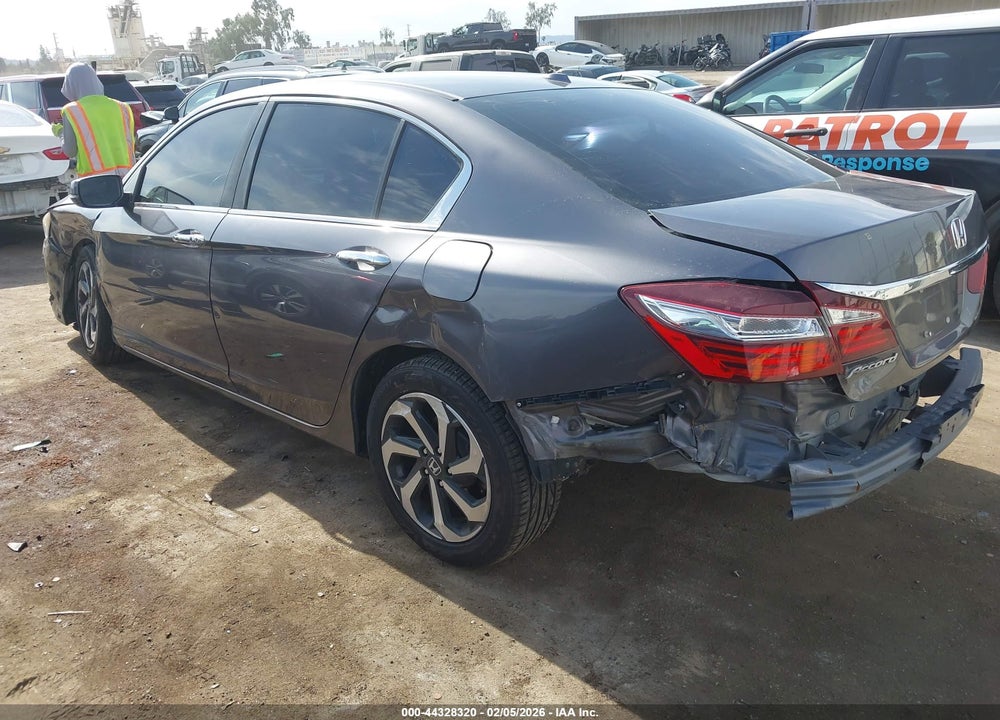2017 HONDA ACCORD EX-L VIN: 1HGCR2F86HA222206