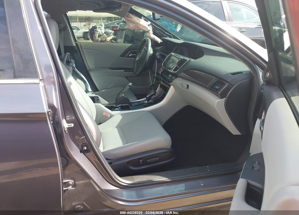 2017 HONDA ACCORD EX-L VIN: 1HGCR2F86HA222206