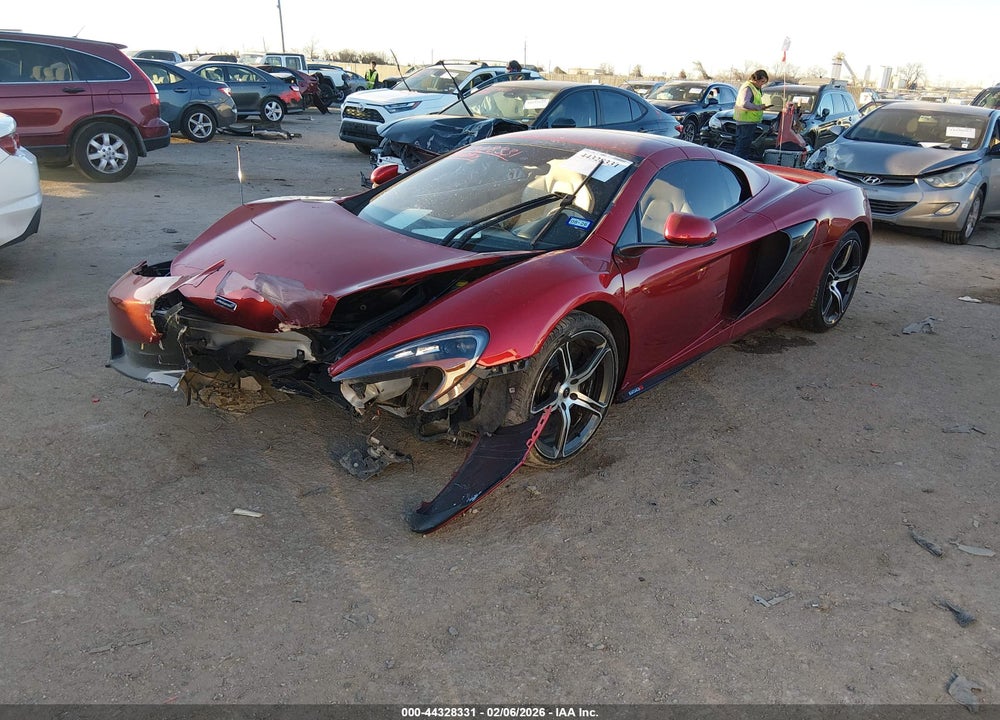 2015 MCLAREN 650S VIN: SBM11FAA2FW004592