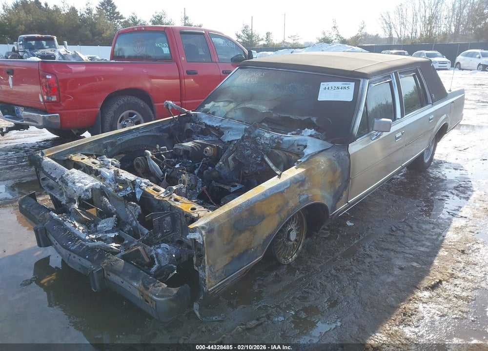 1986 LINCOLN TOWN CAR VIN: 1LNBP96F6GY689151