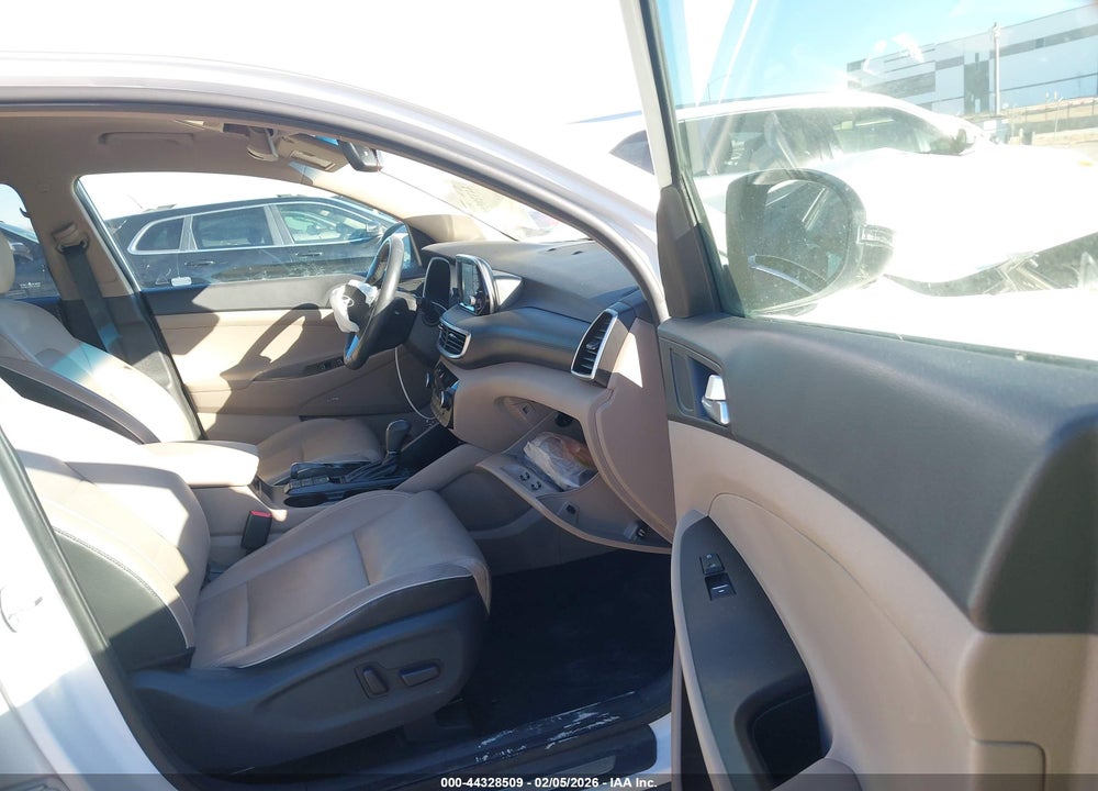 2019 HYUNDAI TUCSON LIMITED VIN: KM8J33AL8KU882693