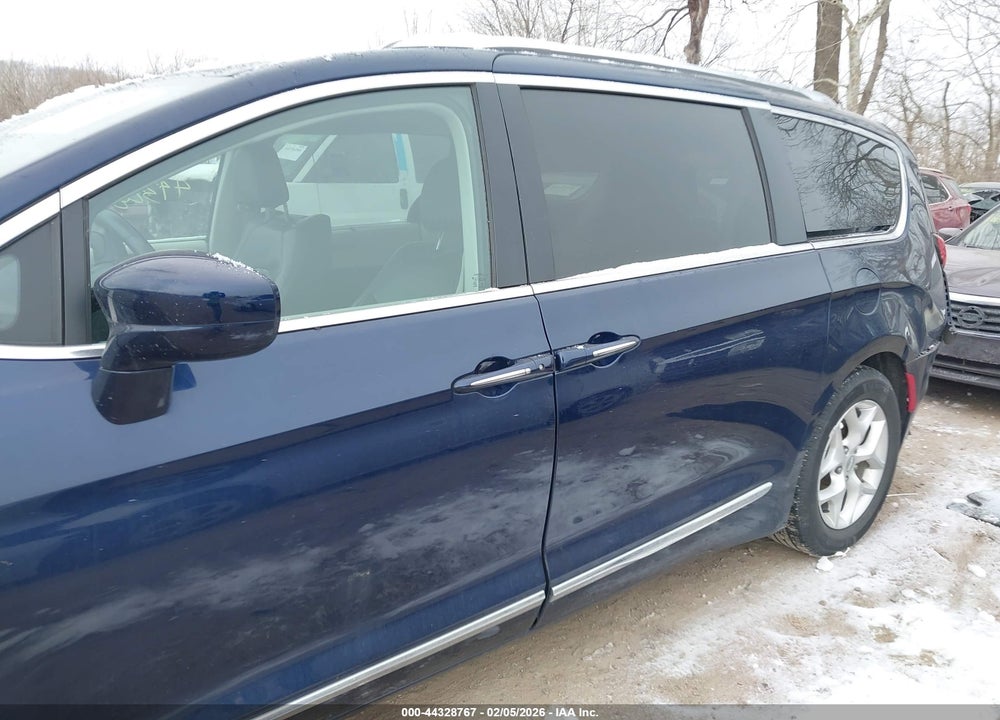 2017 CHRYSLER PACIFICA TOURING-L PLUS VIN: 2C4RC1EG1HR811351