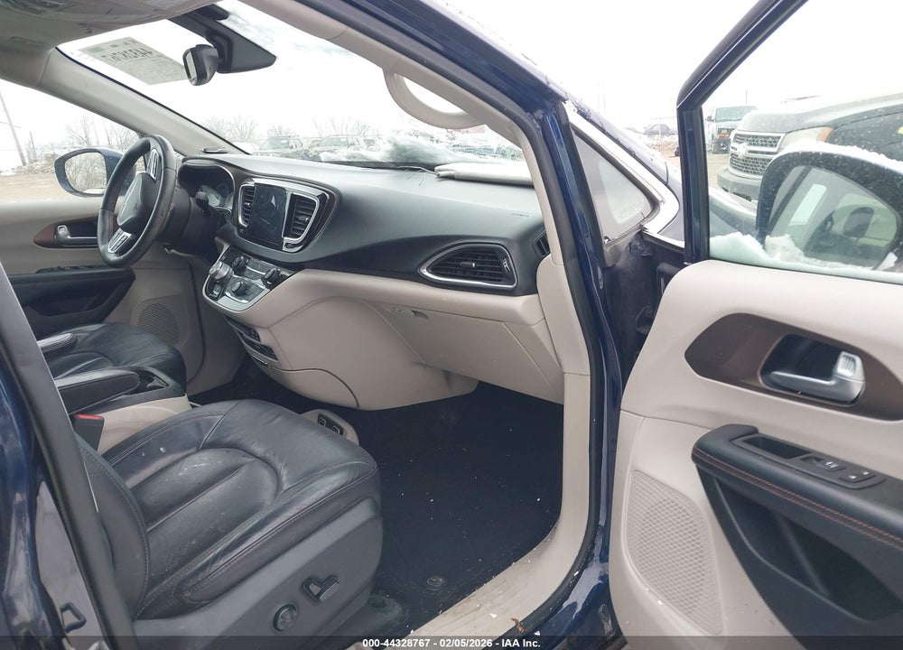 2017 CHRYSLER PACIFICA TOURING-L PLUS VIN: 2C4RC1EG1HR811351