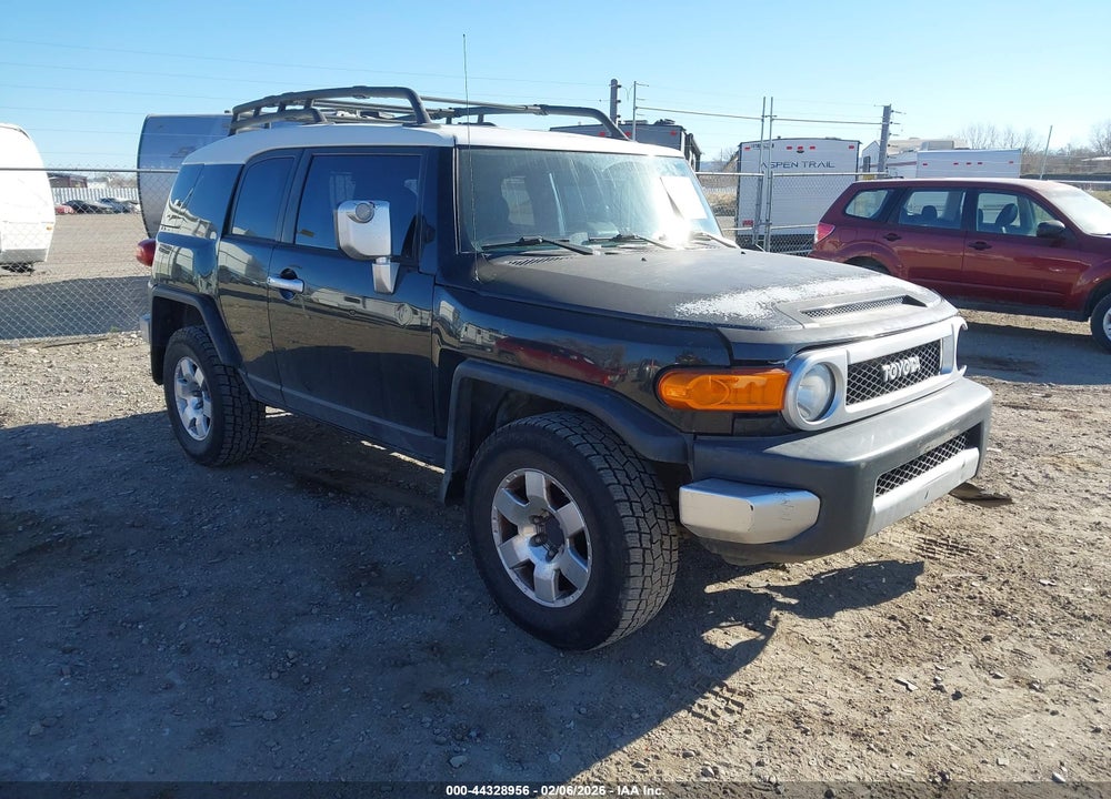 2007 CRUISER TOYOTA FJ VIN: JTEBU11F870036580