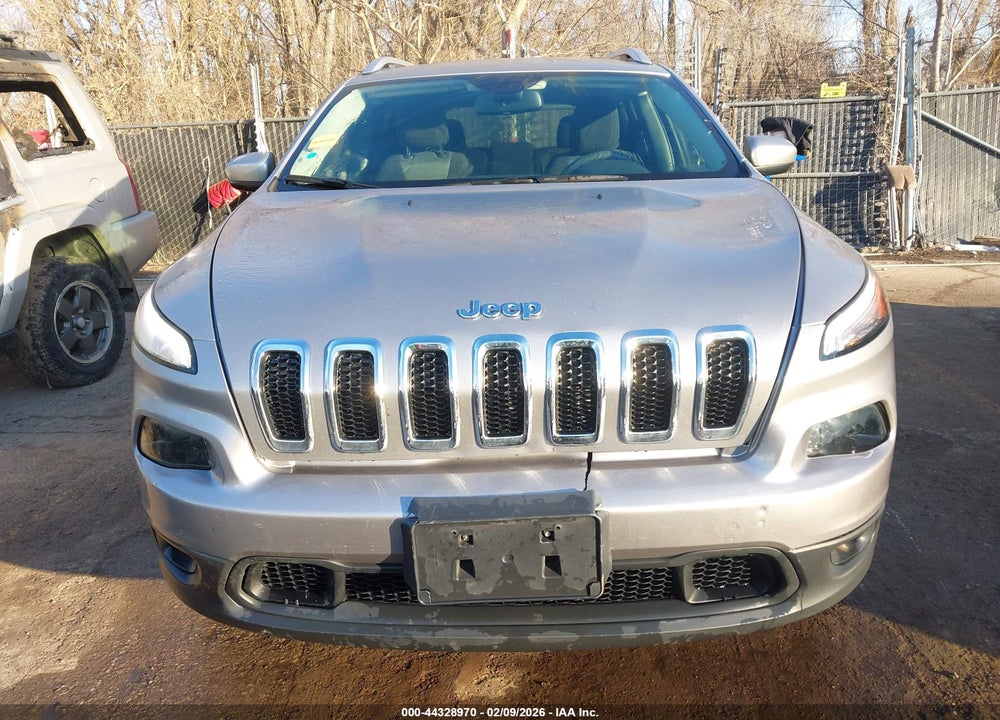 2018 JEEP CHEROKEE LATITUDE FWD VIN: 1C4PJLCB5JD576977